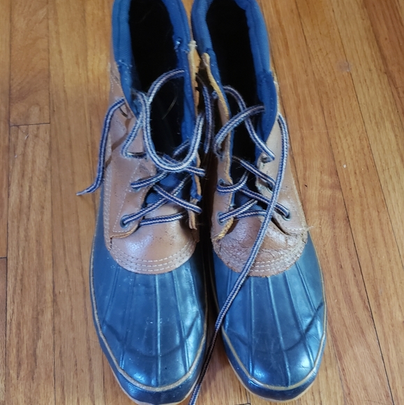 Shoes - Women's vintage duck boots